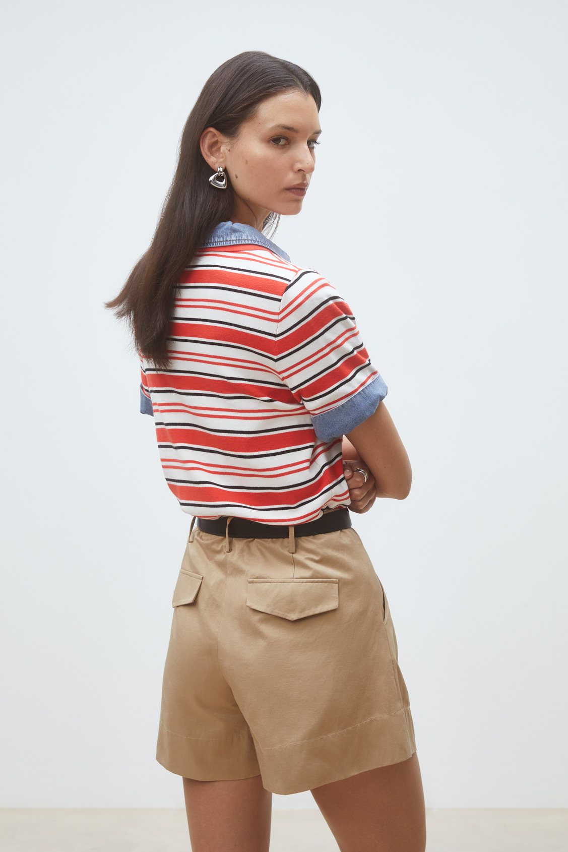 Basil Plain pleated shorts CAMEL