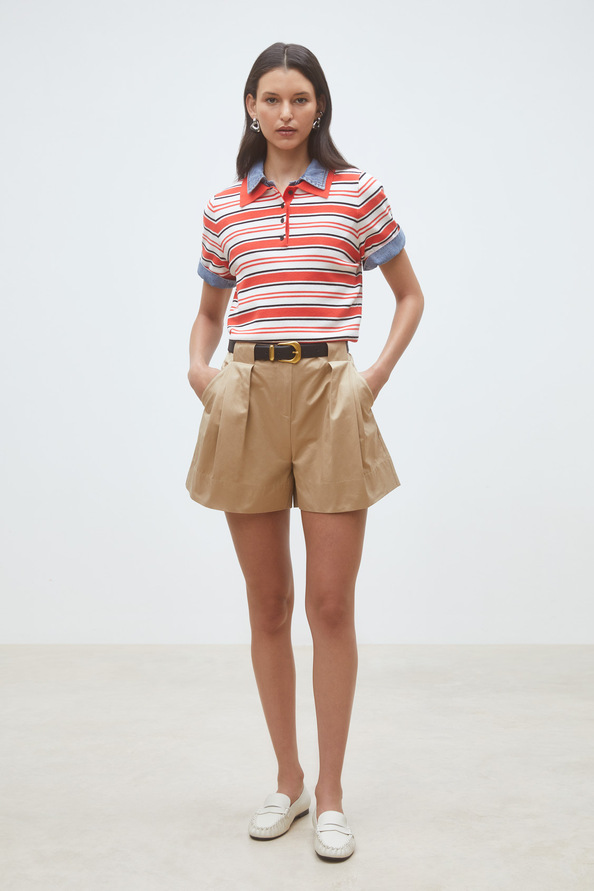 Basil Plain pleated shorts