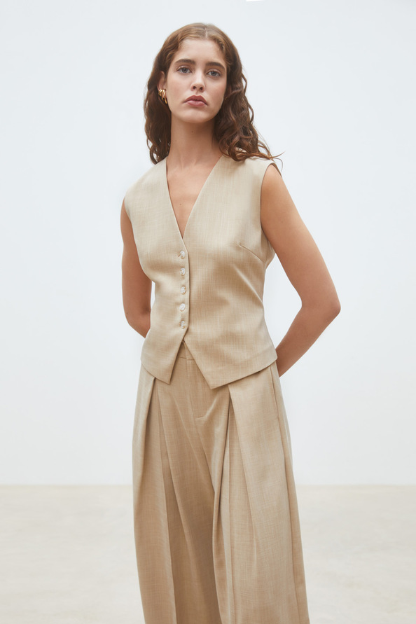 Dylan Beige bartender jacket