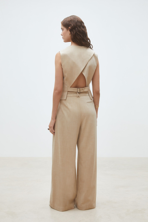 Dylan Beige bartender jacket
