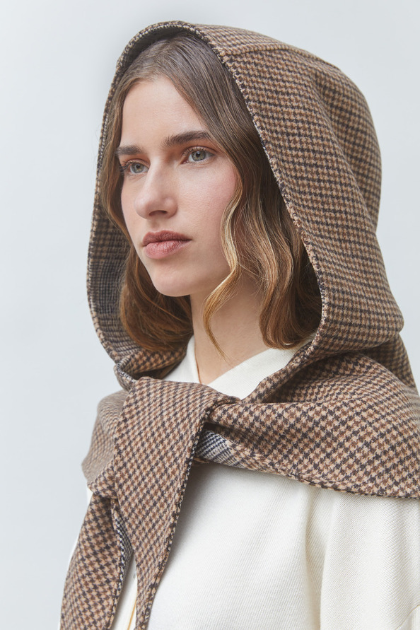 ACHILLE Hooded scarf