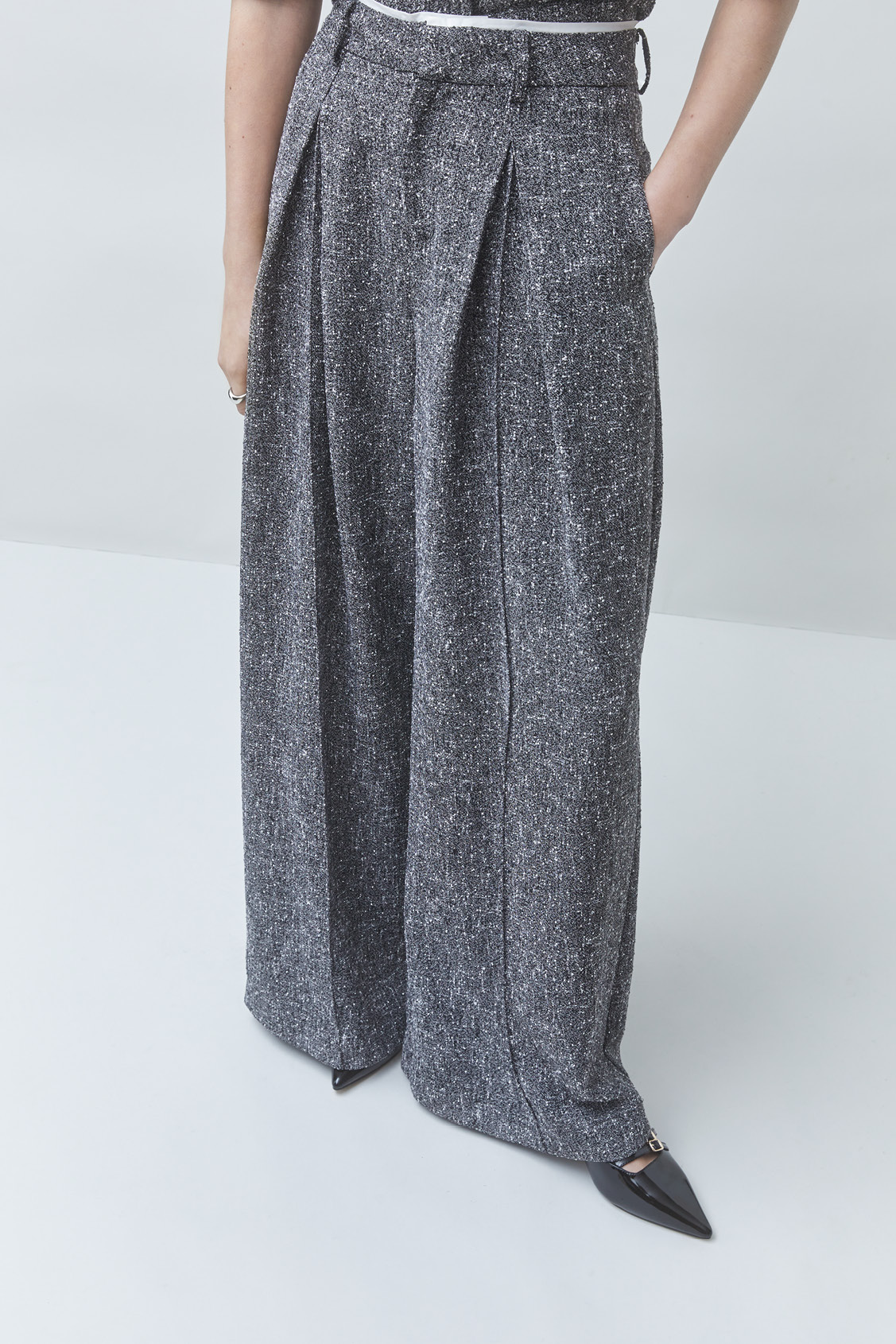 JERK Wide-leg darted pants with sequins Carbon