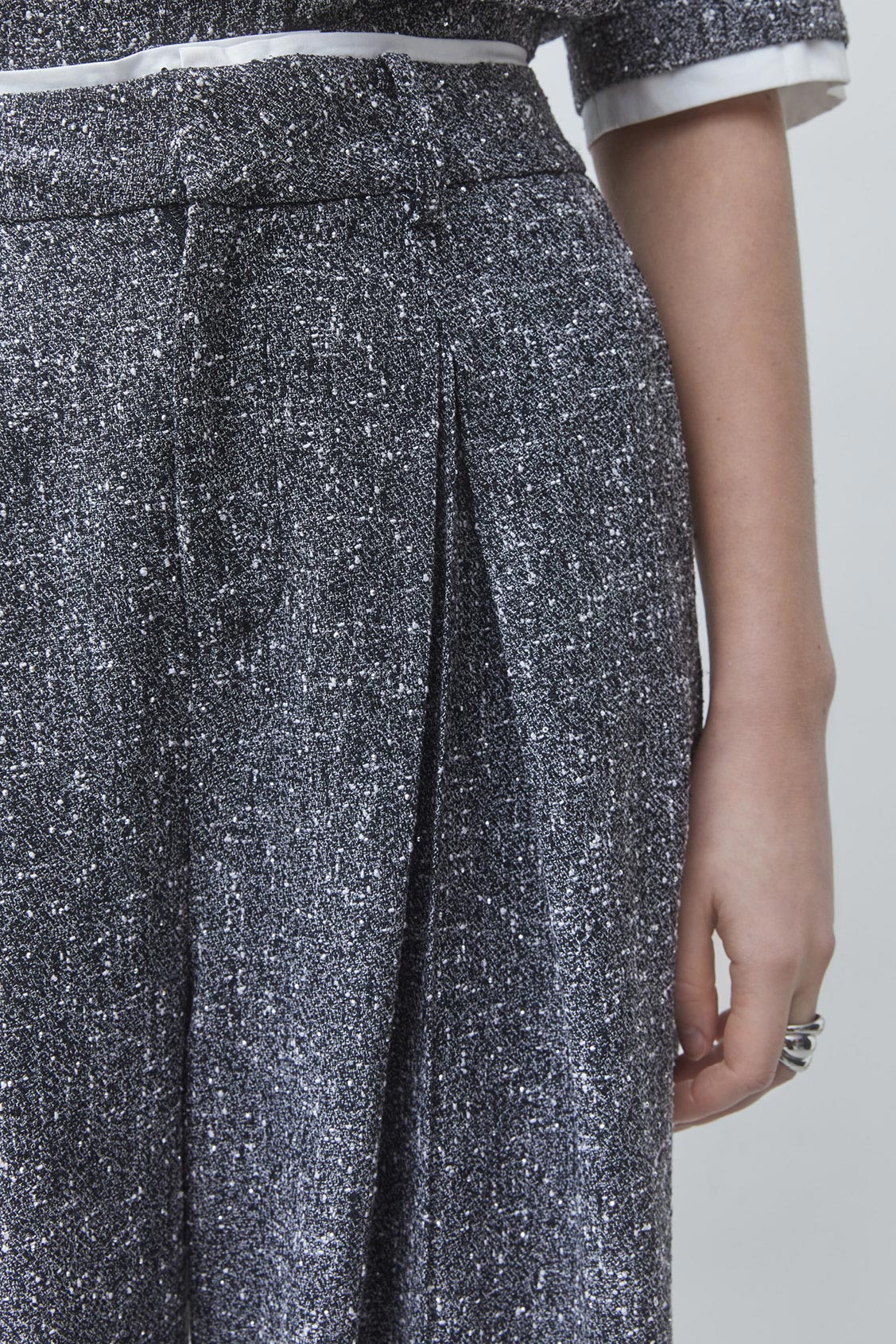 JERK Wide-leg darted pants with sequins Carbon