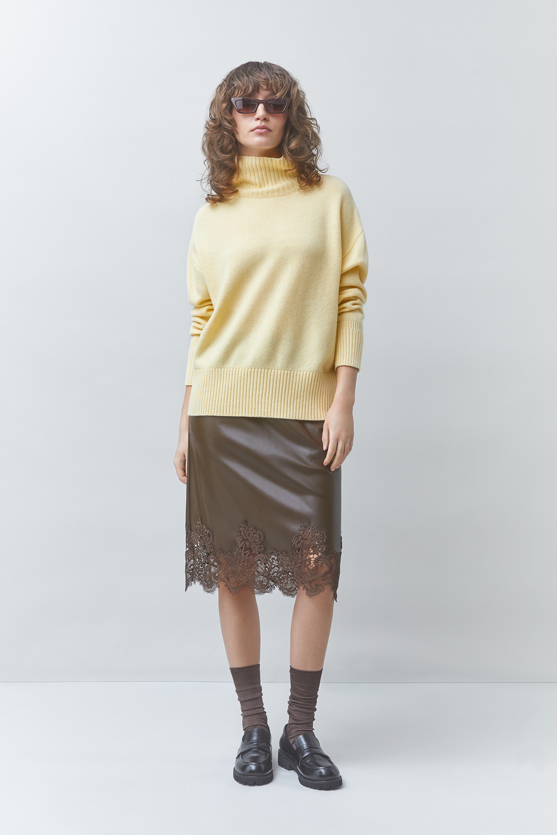 FLOW Khaki faux leather skirt with lace details Khaki