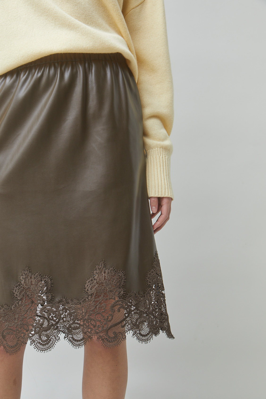 FLOW Khaki faux leather skirt with lace details Khaki