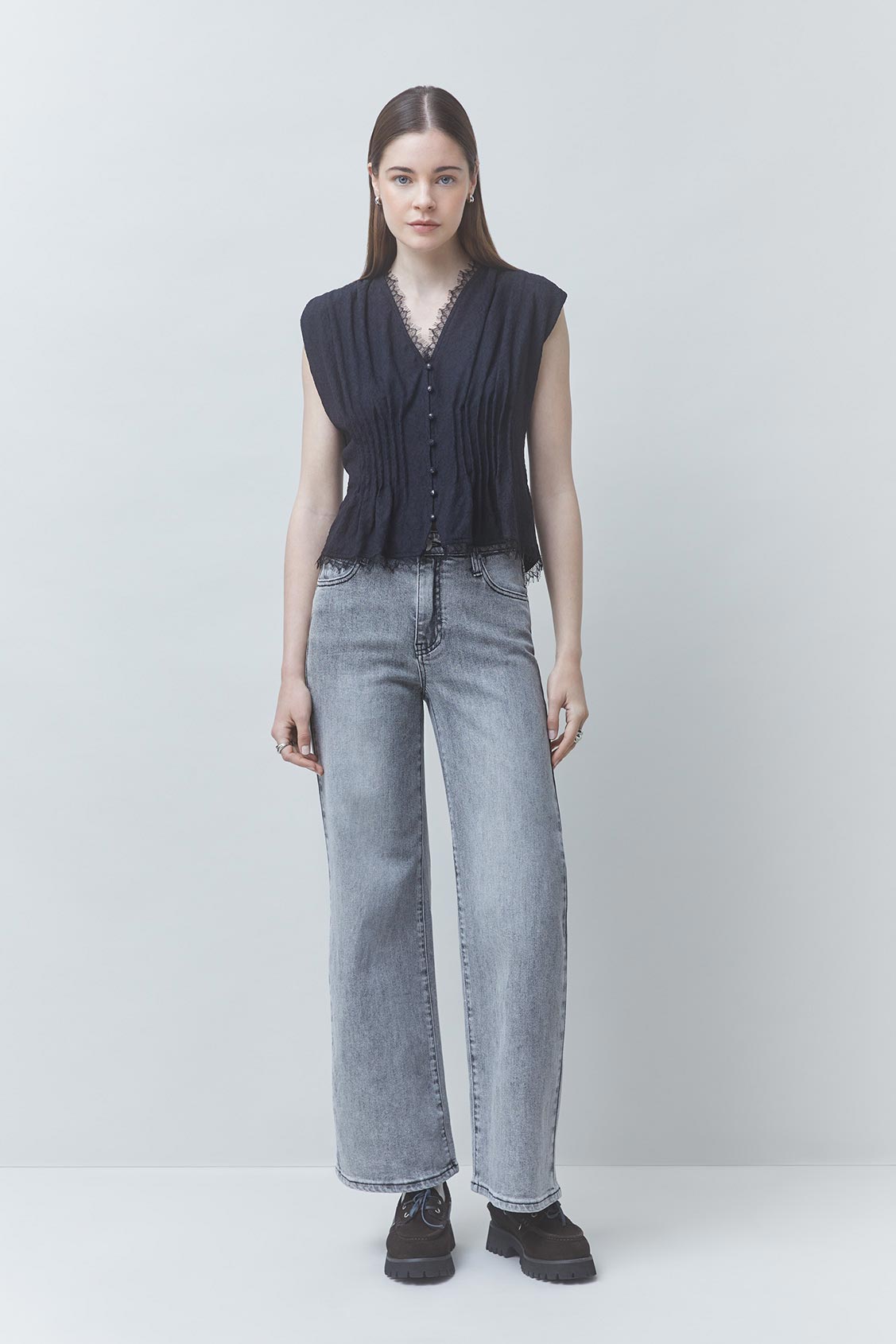 LAST Sleeveless lace blouse BLACK