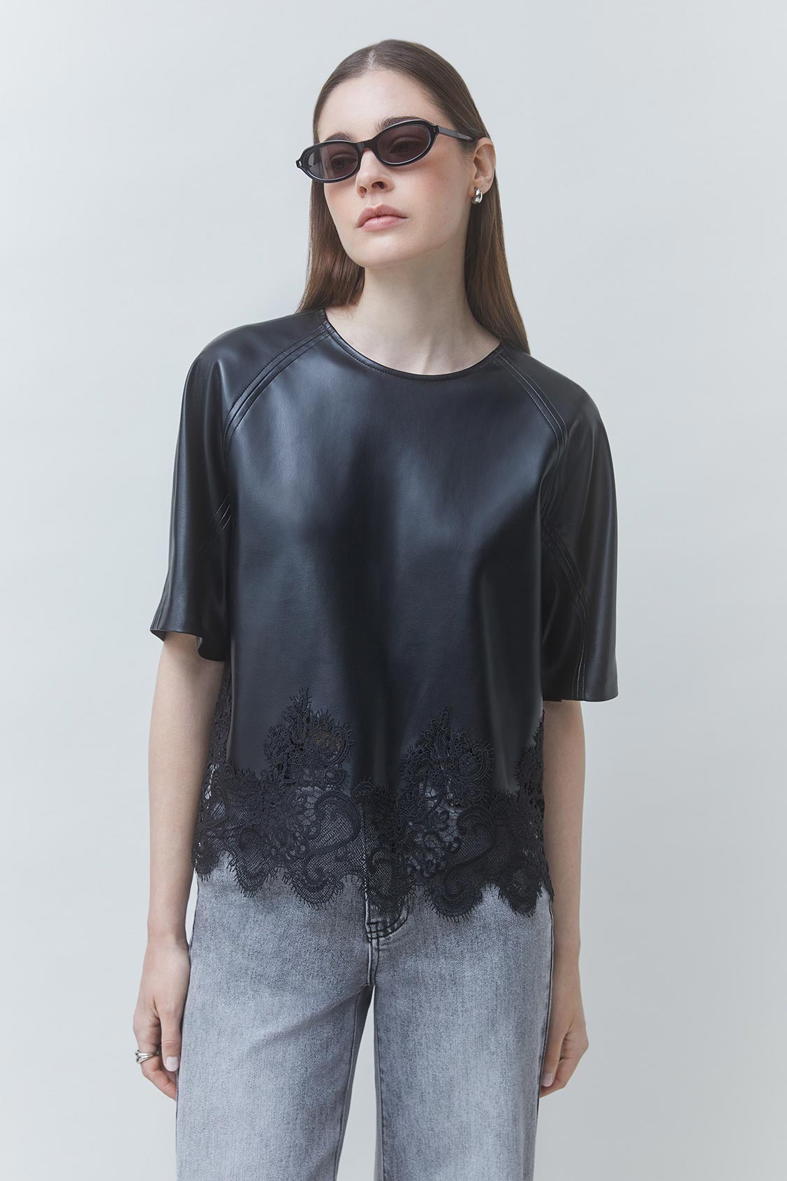 LONDON Black faux leather blouse with lace details BLACK