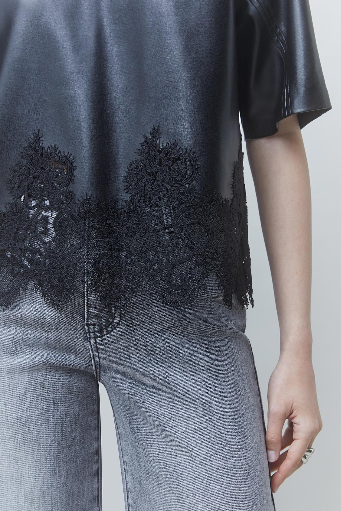 LONDON Black faux leather blouse with lace details BLACK