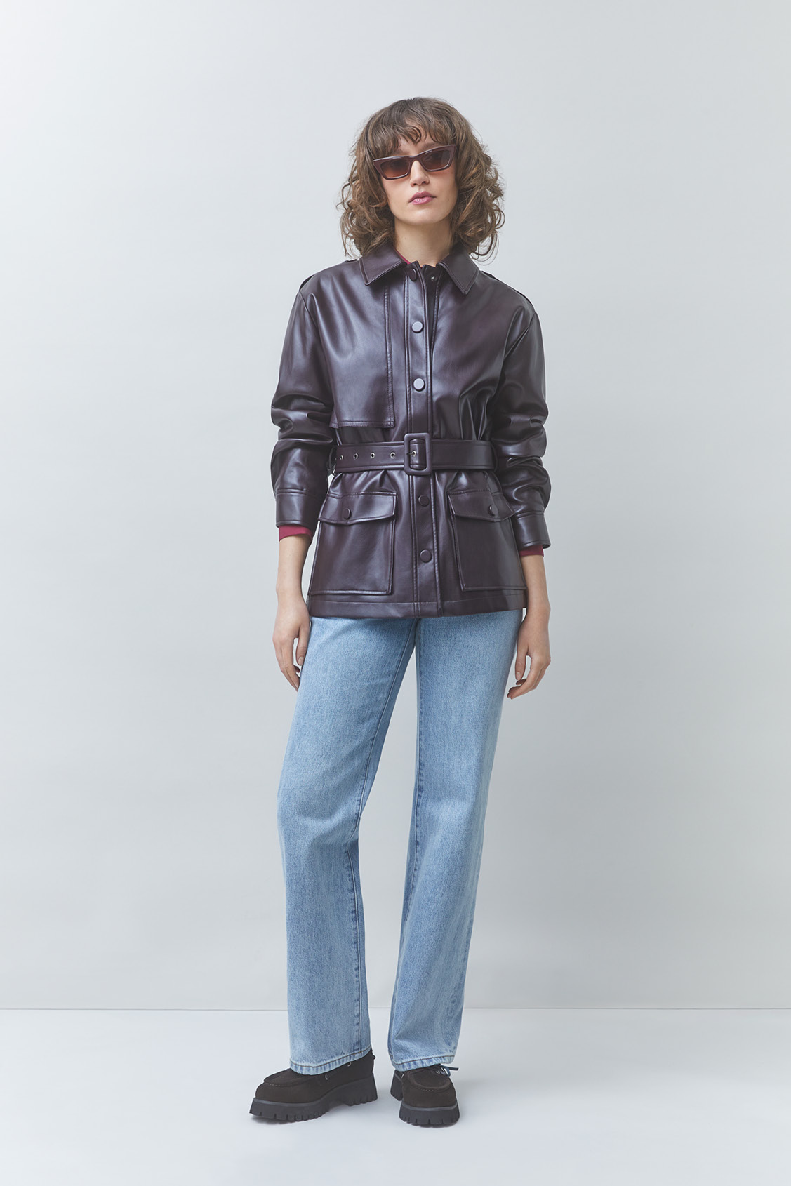 DANCE Short faux leather jacket with a belt Plum