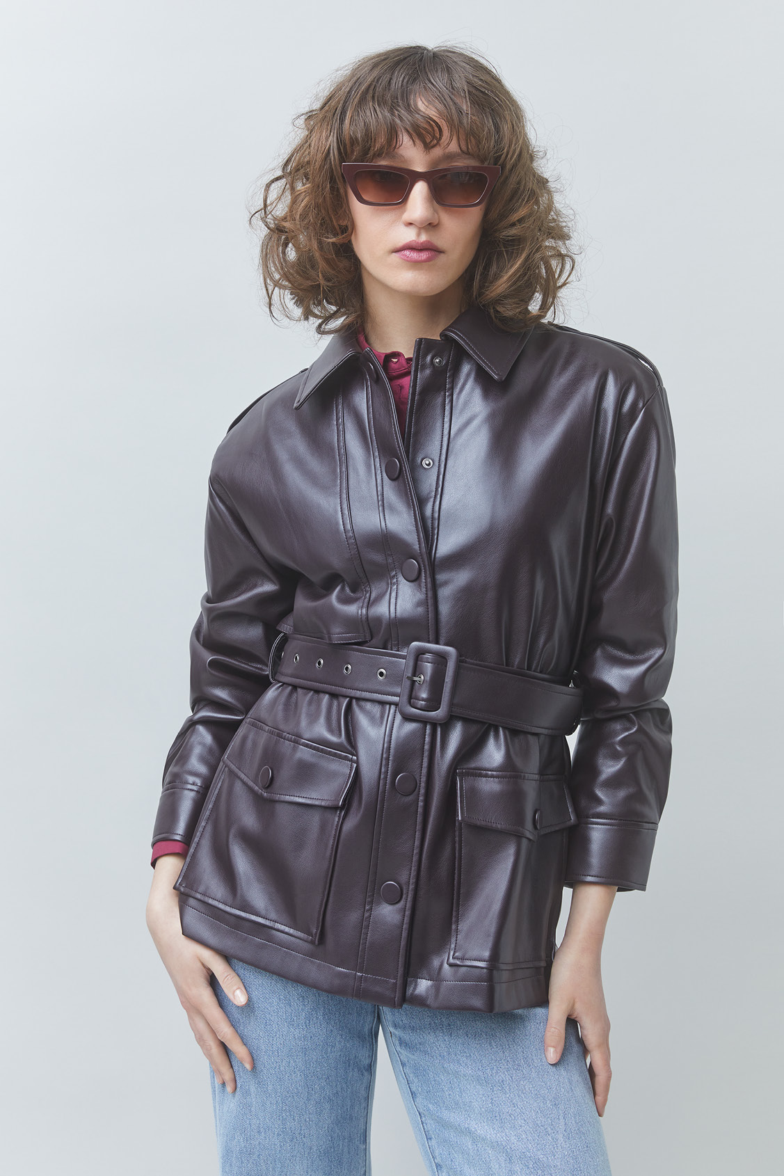 DANCE Short faux leather jacket with a belt Plum