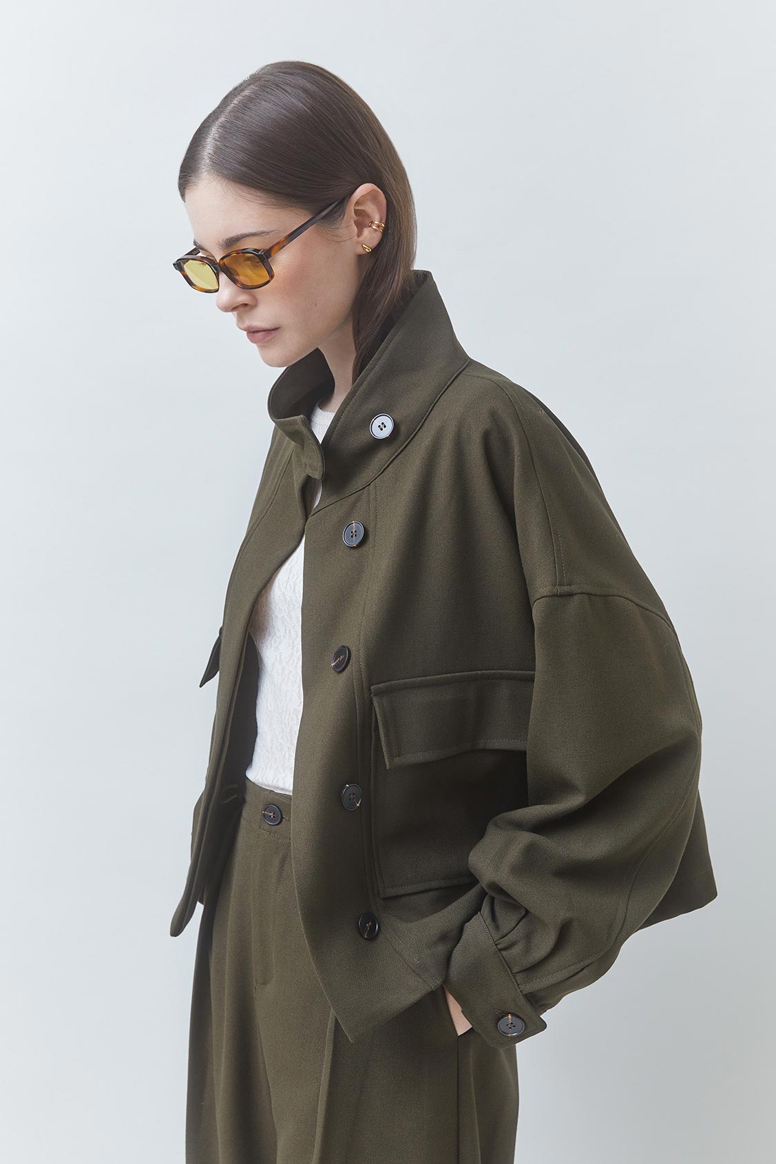 DONA Short jacket with the pockets Khaki