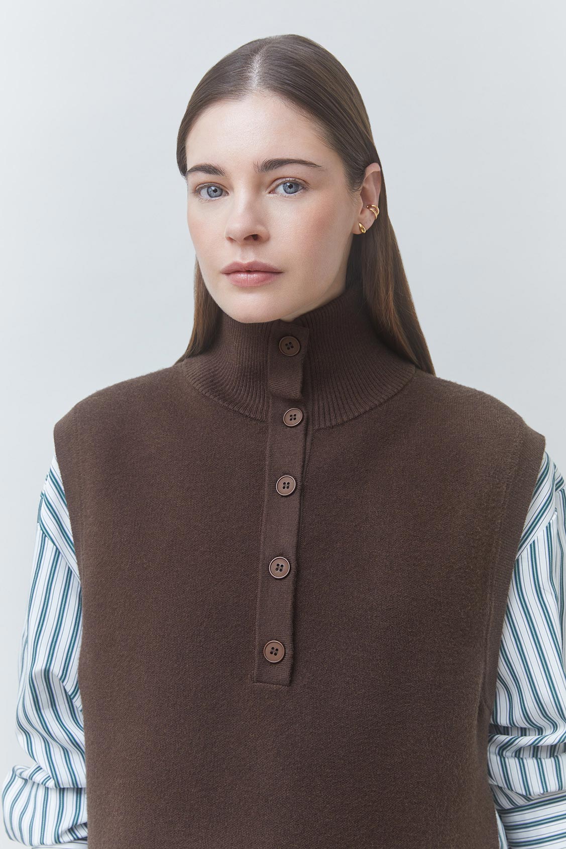 PACOMI Short, button-up sleeveless jumper Coffee
