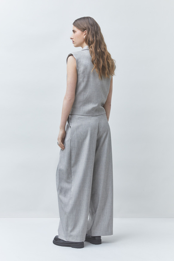 DAYGC Sleeveless blazer