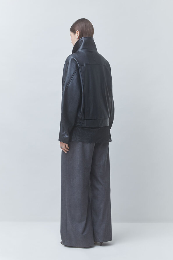 EARLY Oversized black faux leather coat
