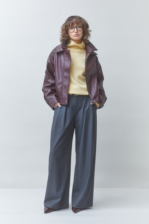 EARLY Oversized plum faux leather coat